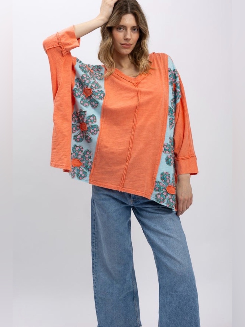 Bluevelvet Flower Patch V-neck